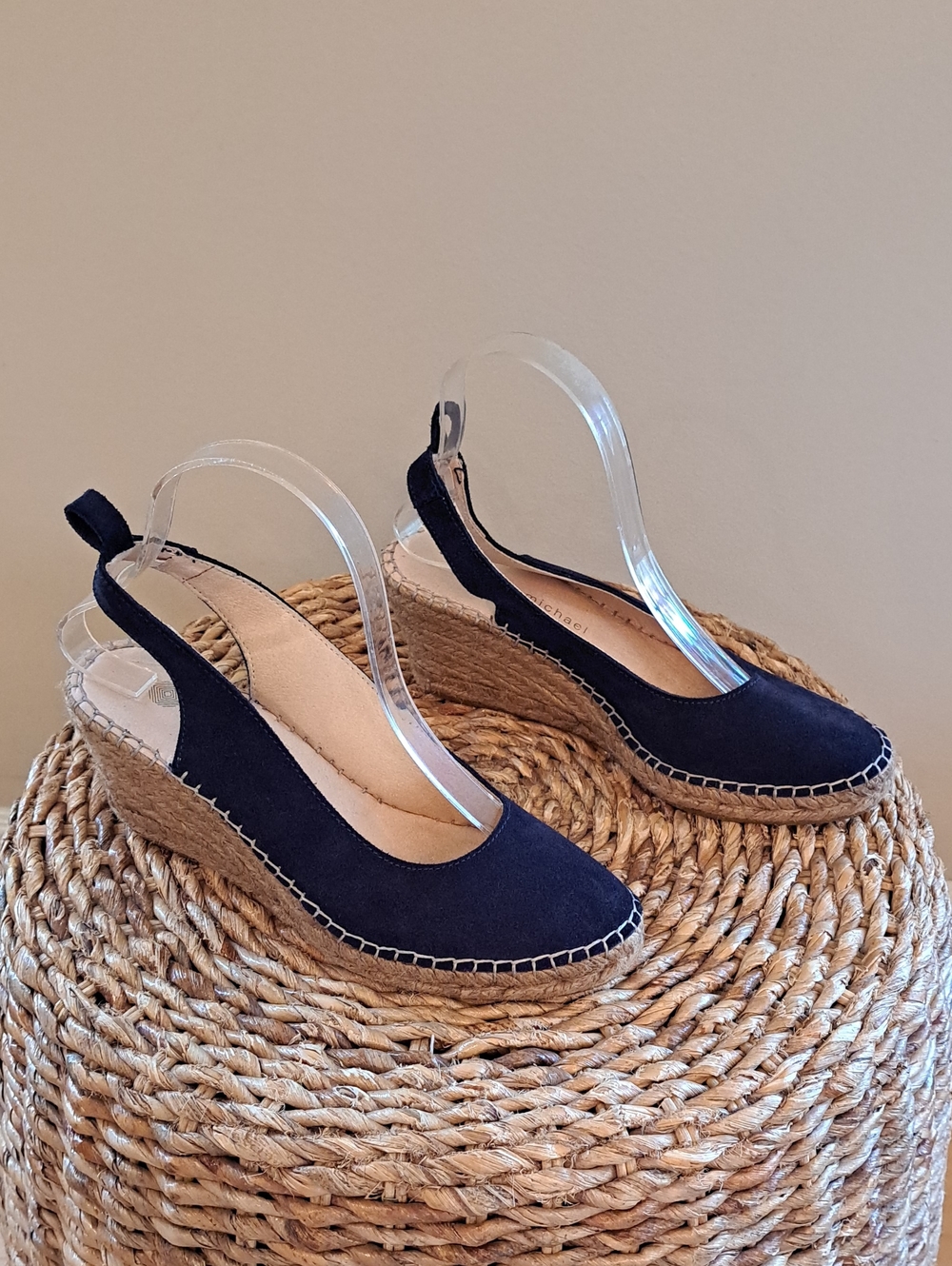 NWOT Eric Michael Women Summer/Preppy Navy Suede Wedge Espadrille Sandals 38/7.5